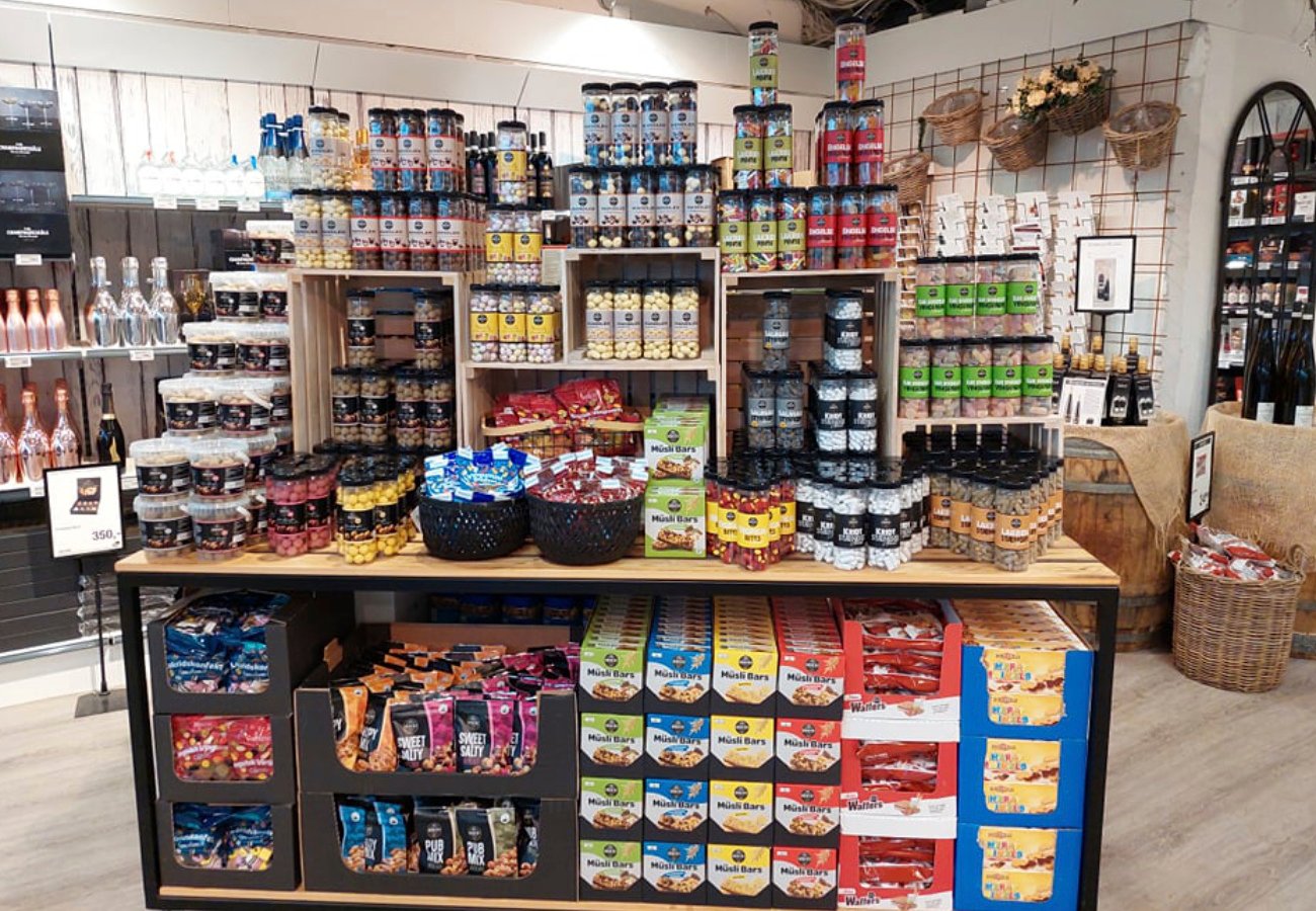 Confectionery store display
